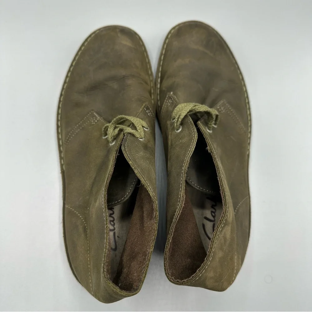 Clarks 15522 Greenish Gray Distressed Leather Chukka Boots Men's Size 8.5